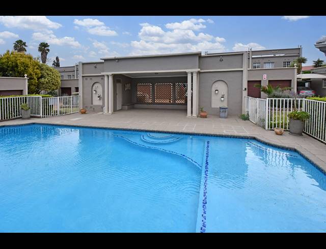 4 BEDROOM TOWNHOUSE FOR SALE IN EDEN GLEN